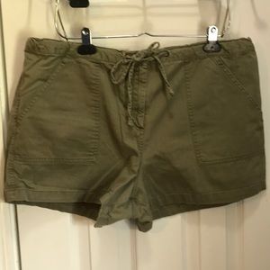 Motherhood shorts size L